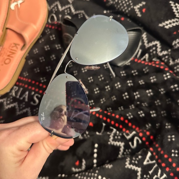 Chic Silver Frame Sunglasses with Blue Lenses - Picture 5 of 8